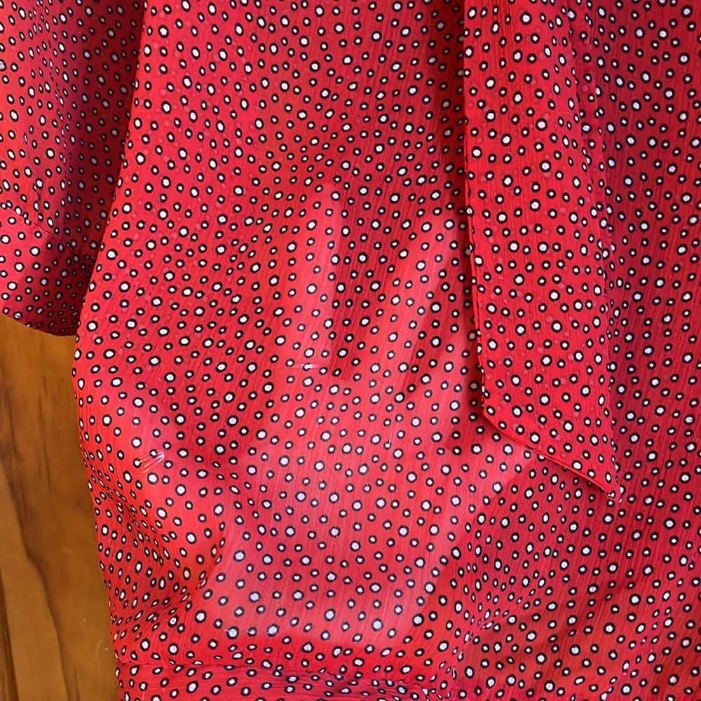 Red blouse - Picture 3 of 4